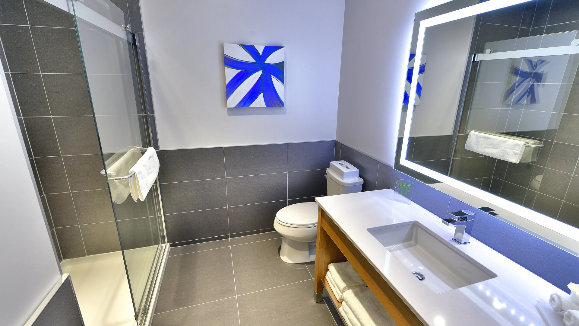 Holiday Inn Express & Suites Vaudreuil by IHG