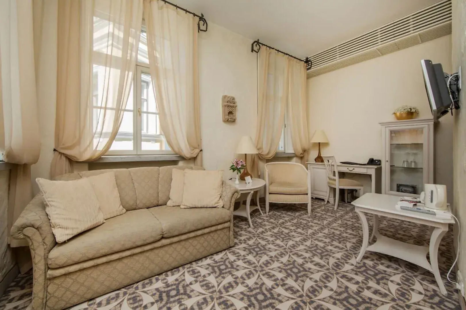 Savoy Boutique Hotel by TallinnHotels