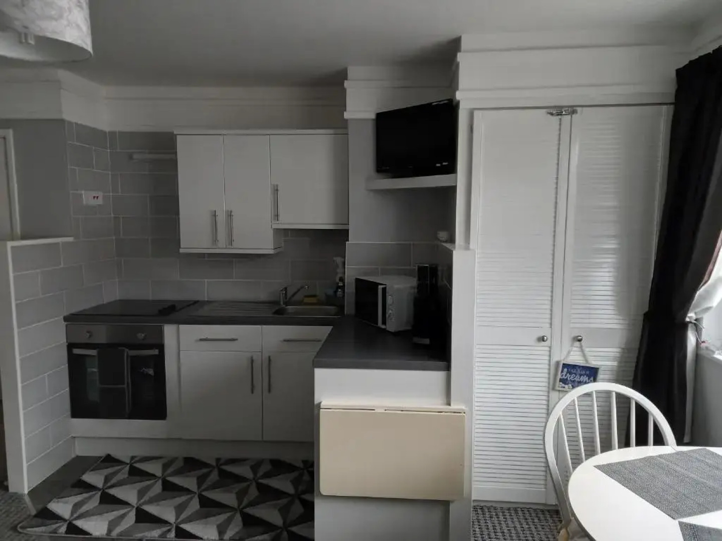 Apartament 50 New Esplanade court