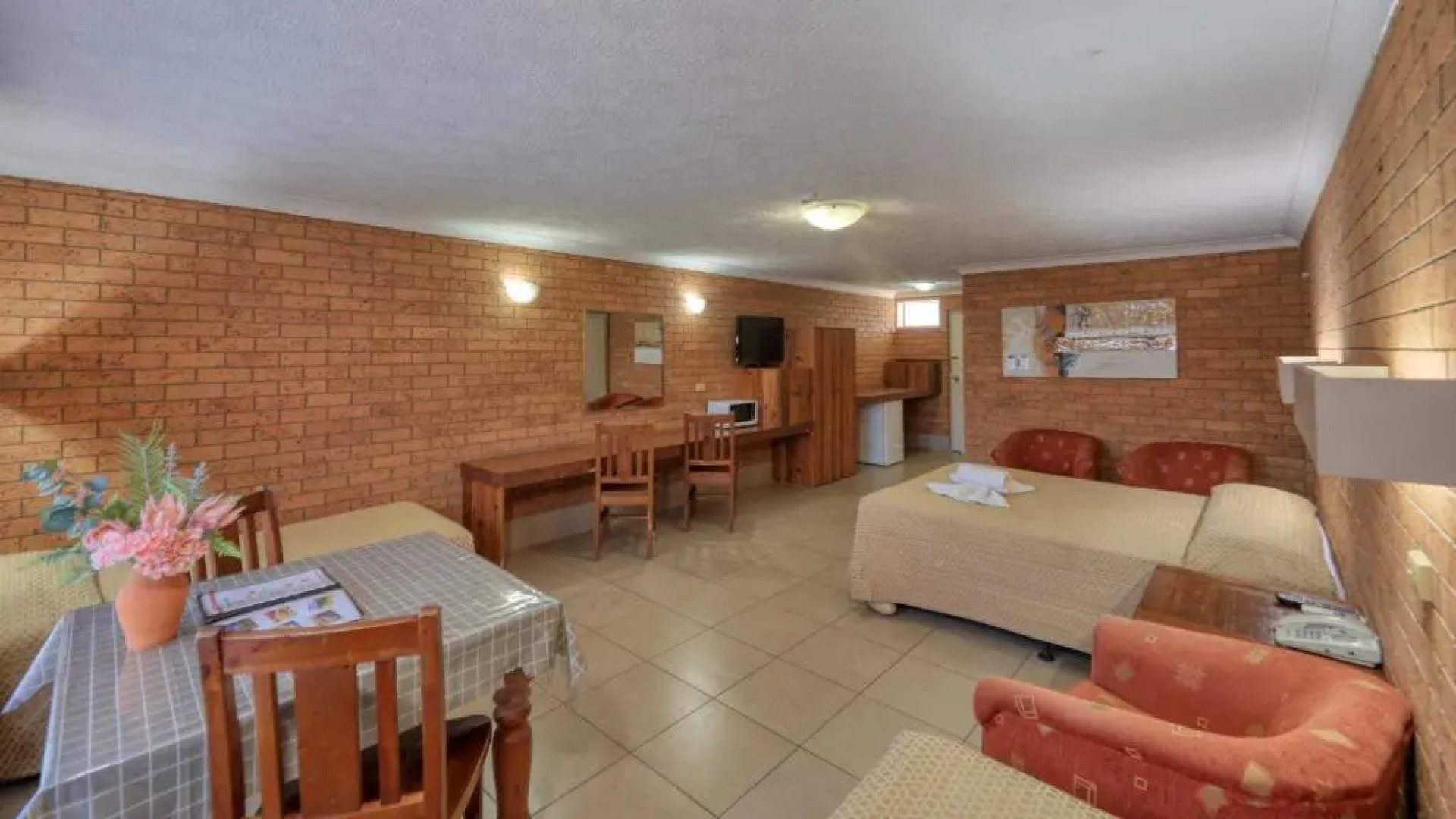 James Street Motor Inn