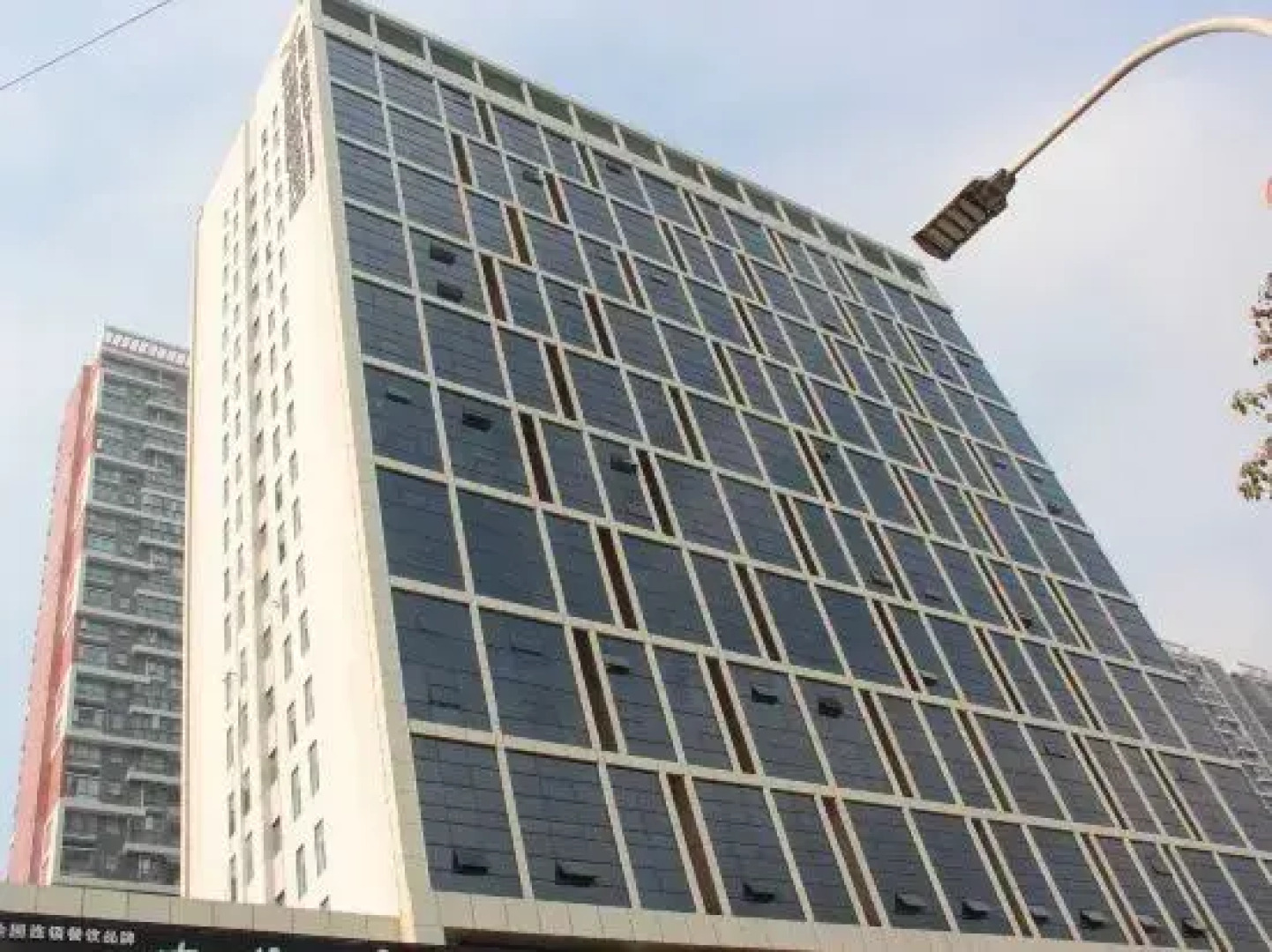 New World Lichuan Hotel