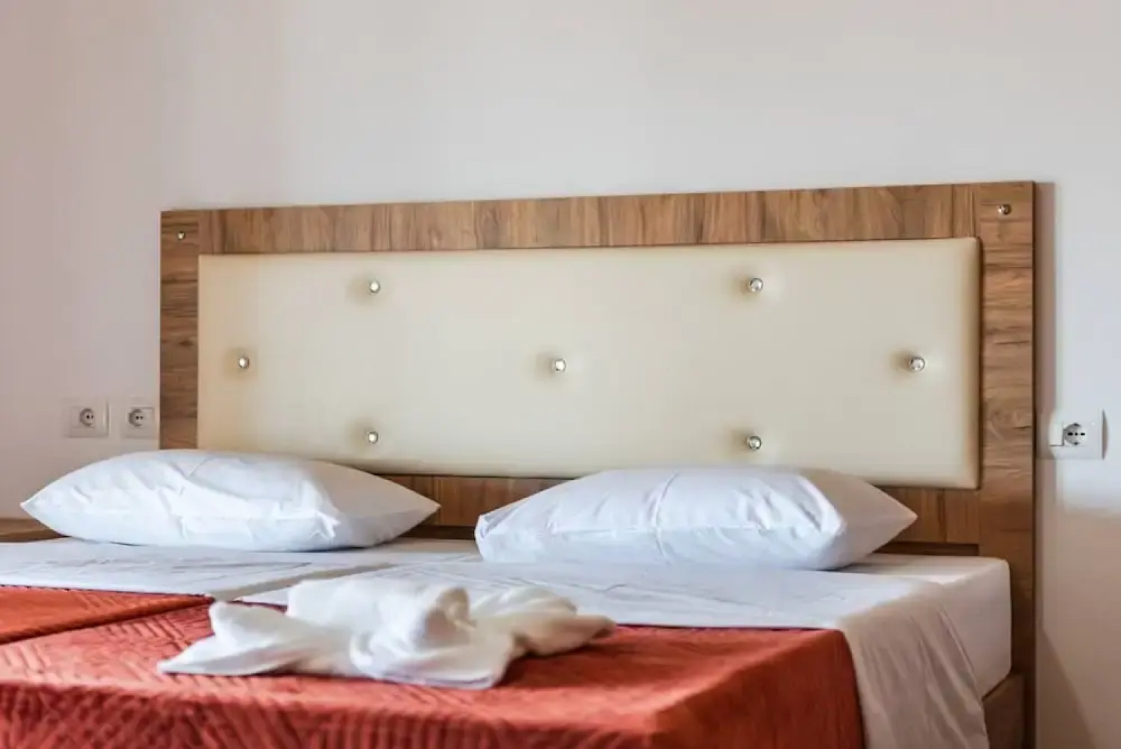 Hillside Apartment Gjirokast r