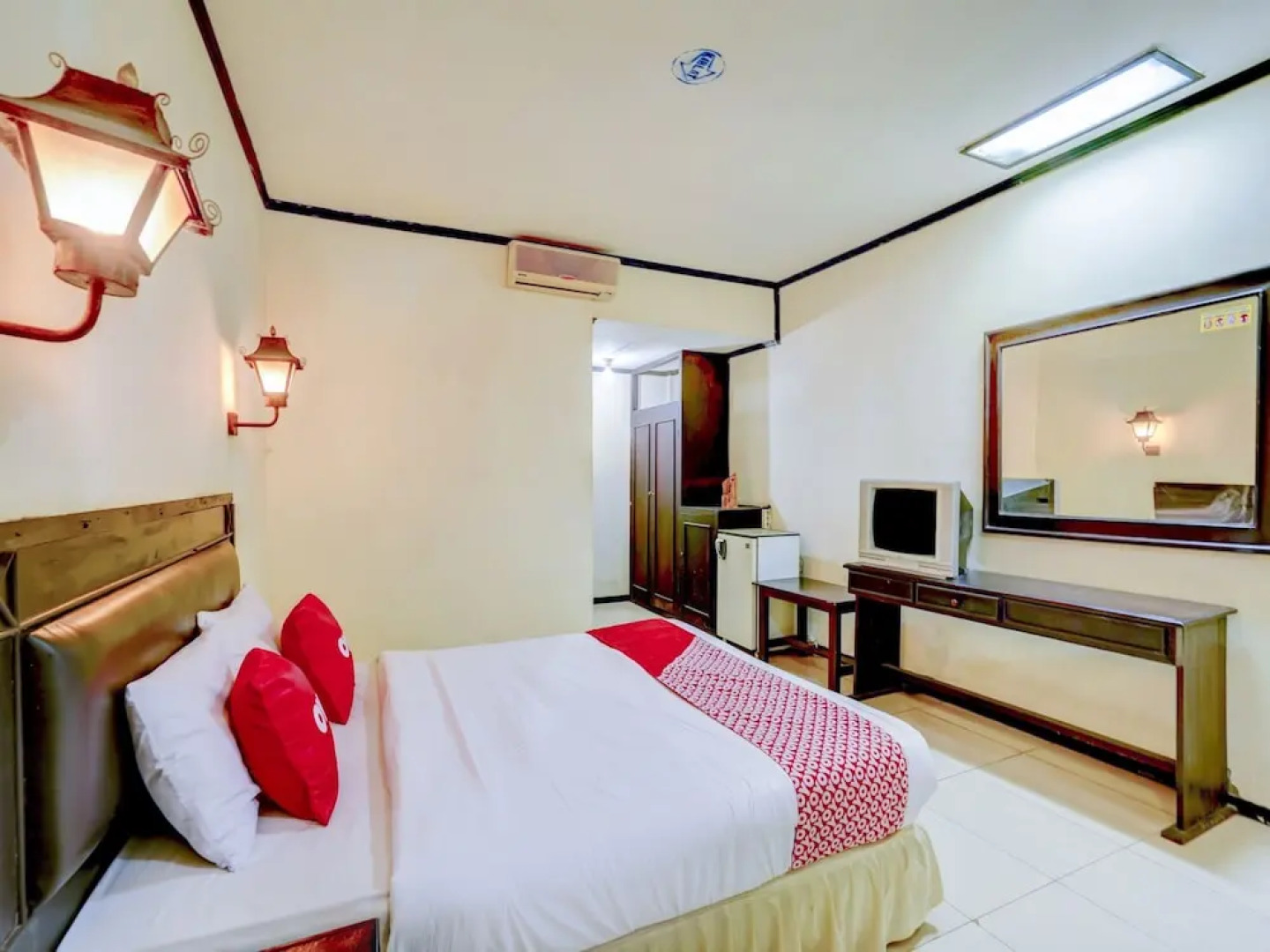 Hotel Lumajang New by OYO Rooms