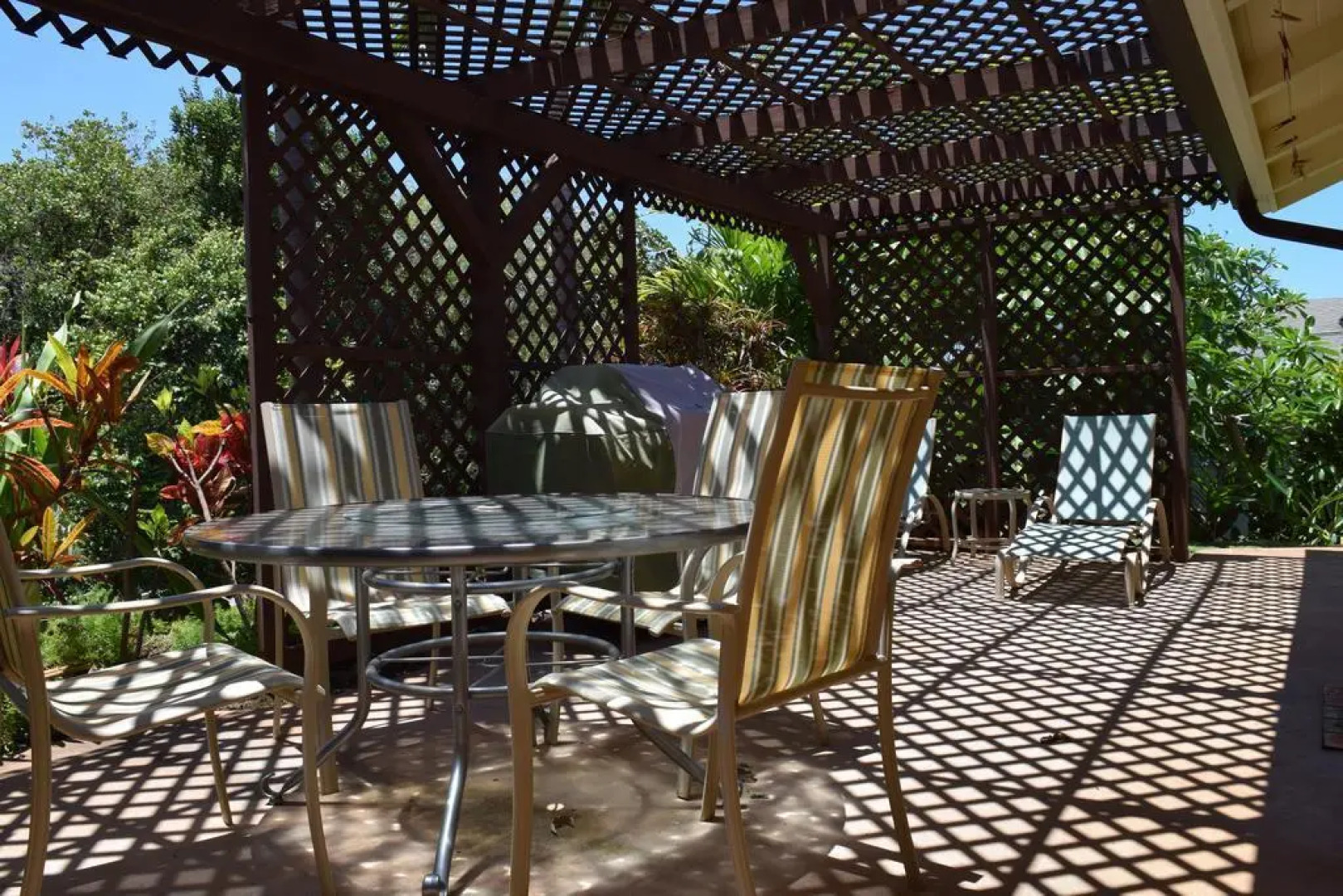 Hale Huanani Bed And Breakfast