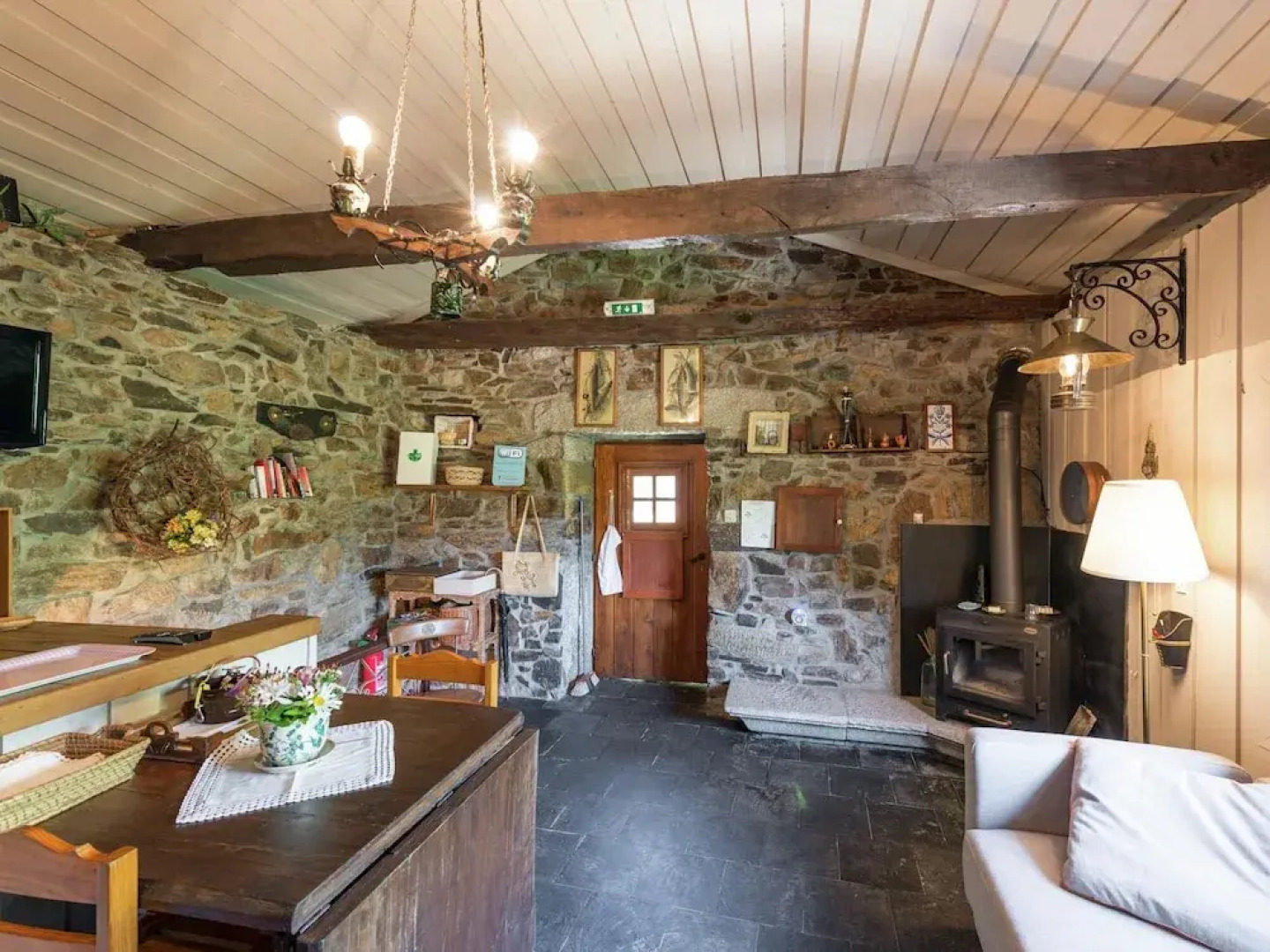 Holiday Home for two in Idyllic Garden With Saltwater Swimming Pool