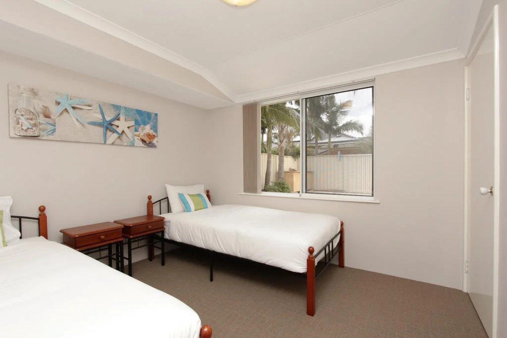 Adare House - Perth Holiday Homes