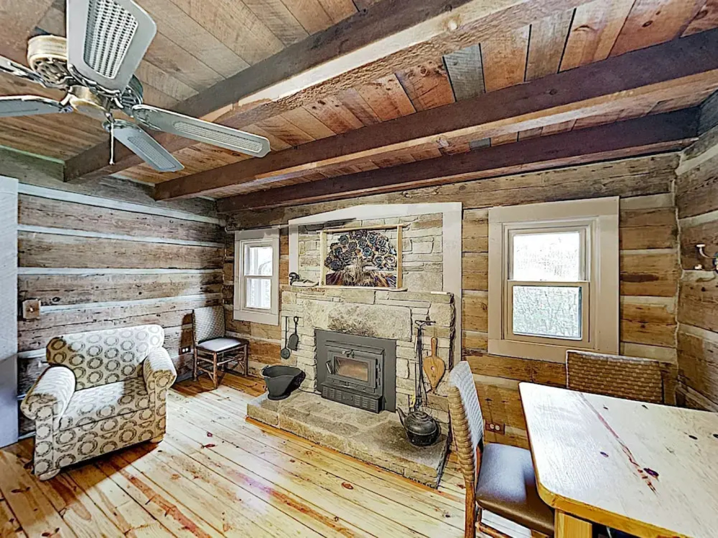 New Listing! Updated W/ Hot Tub On 2 Acres 1 Bedroom Cabin