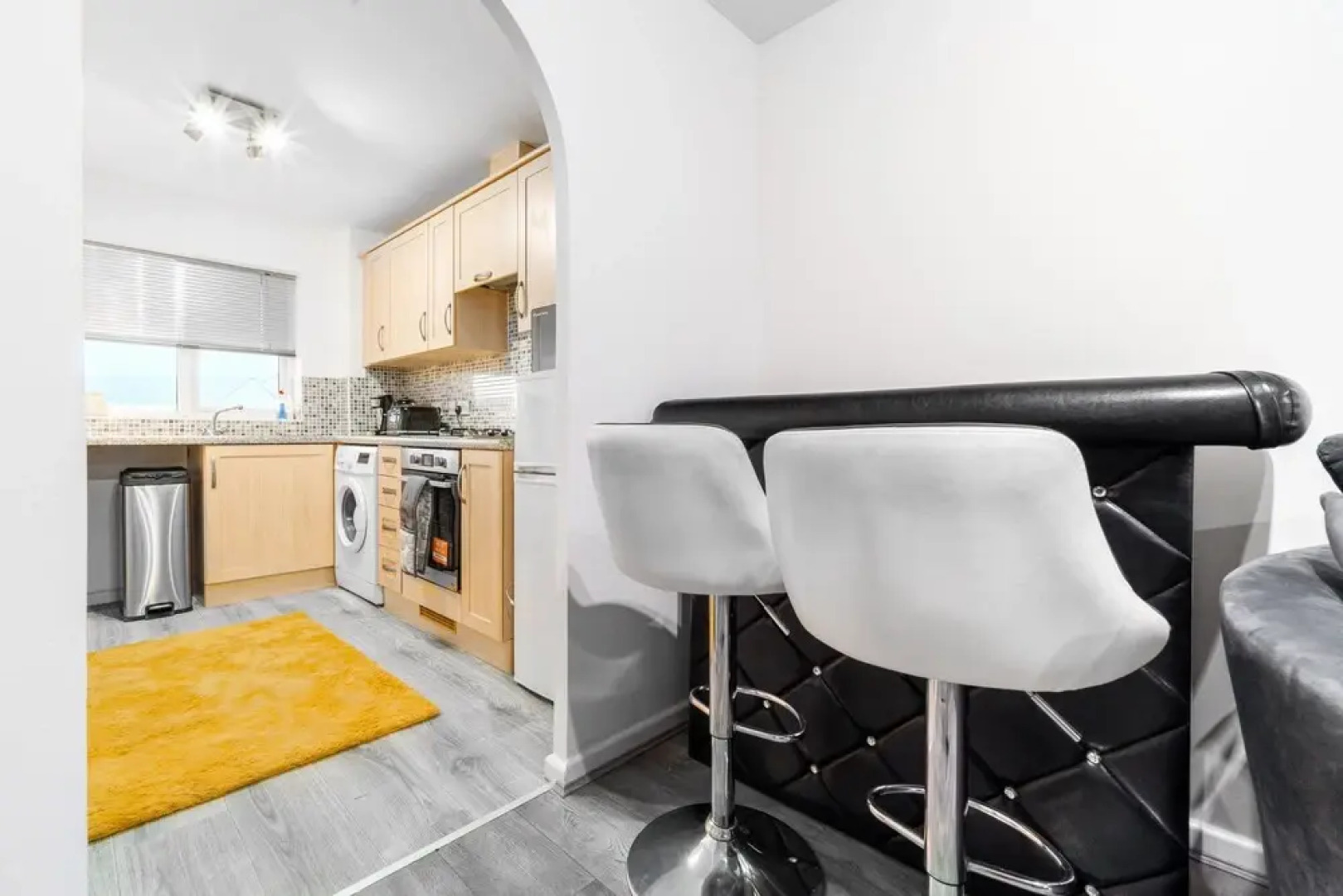 Stunning 2-bed Apartment in Tipton Sleeps 3