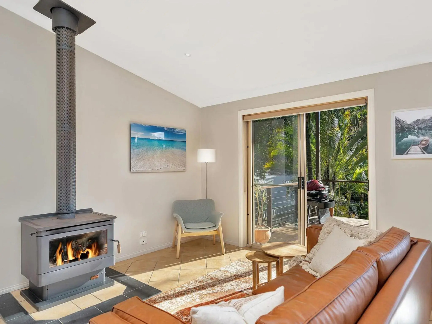 A 7 minute stroll to Greenfield Beach and White Sands Walk