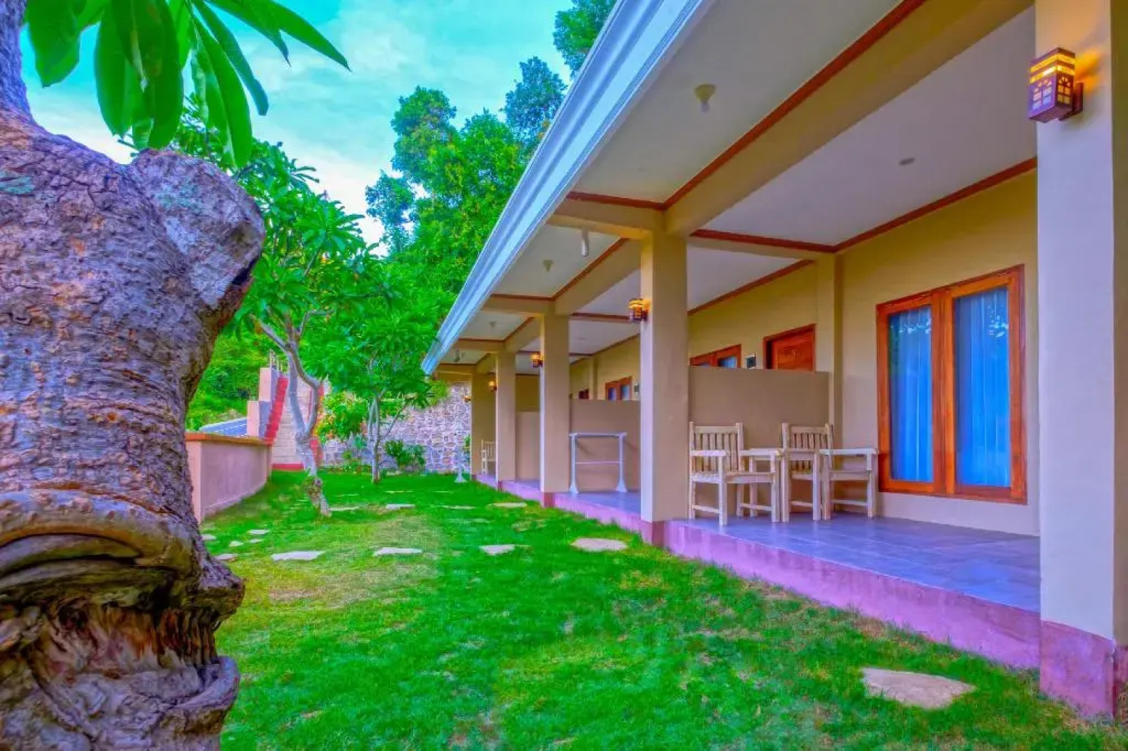 Oyo 2823 Artati Bungalows And Restaurant