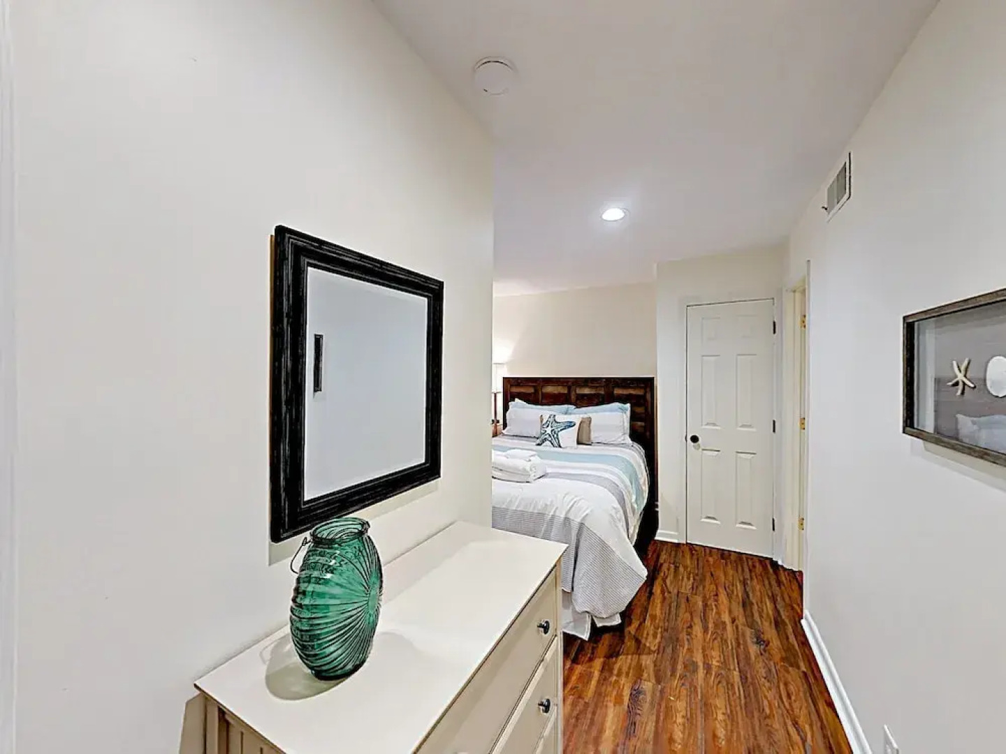 Coastal Chic Villa 2 Bedrooms 2 Bathrooms Villa