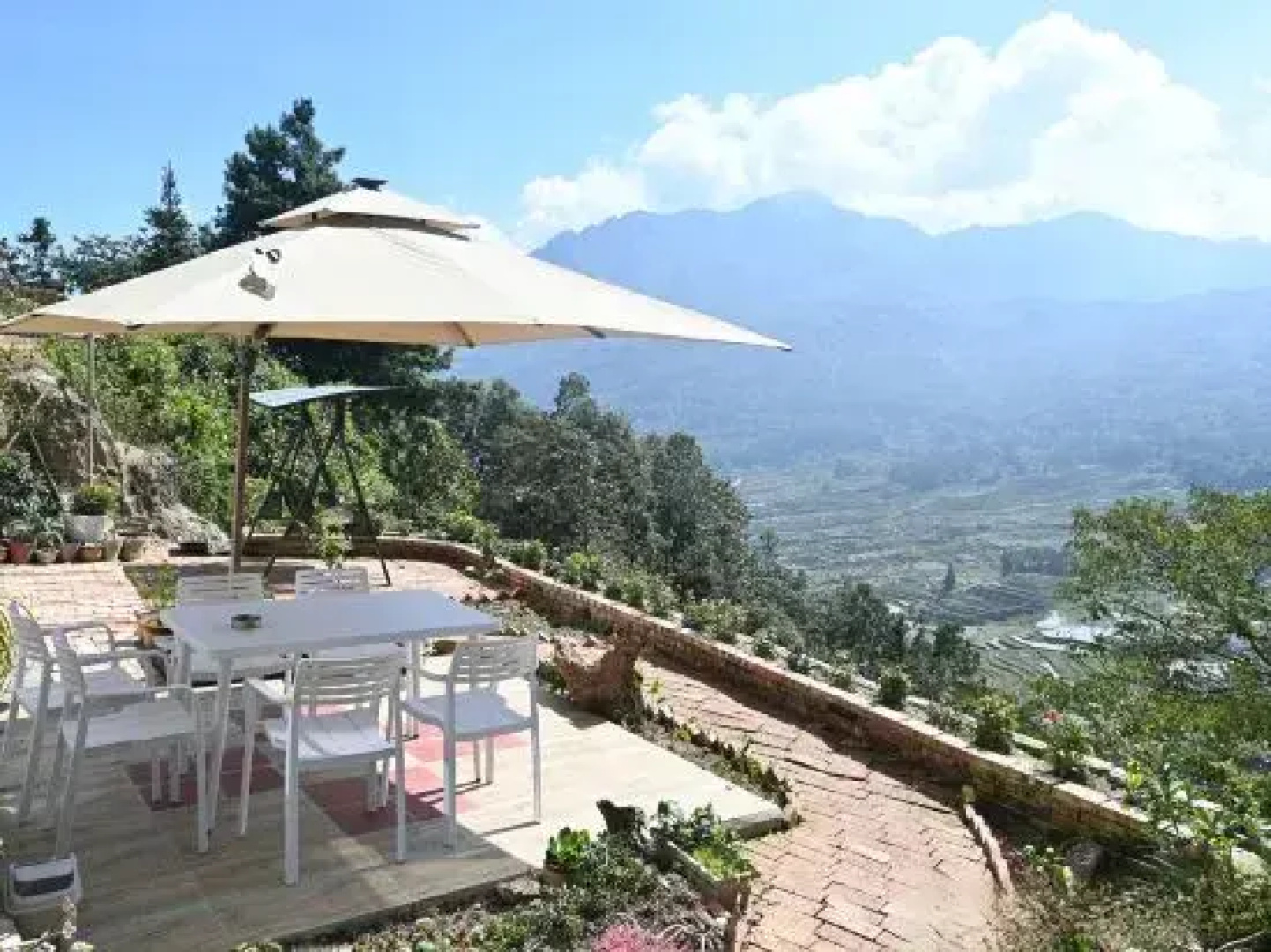 Yuanyang Liuyunge Chinese Inn (Duoyishu Scenic Area)