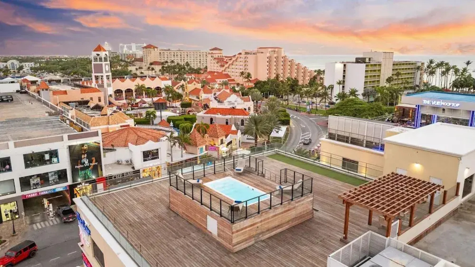 The Cove 106 in Palm Beach Aruba - Prime Location - Free Parking