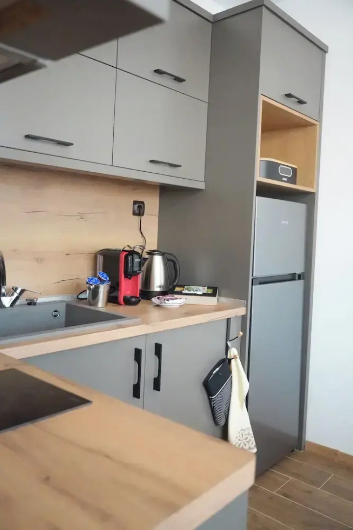 2 Bed Apt - Sleeps 4, Terrace & Pet Friendly