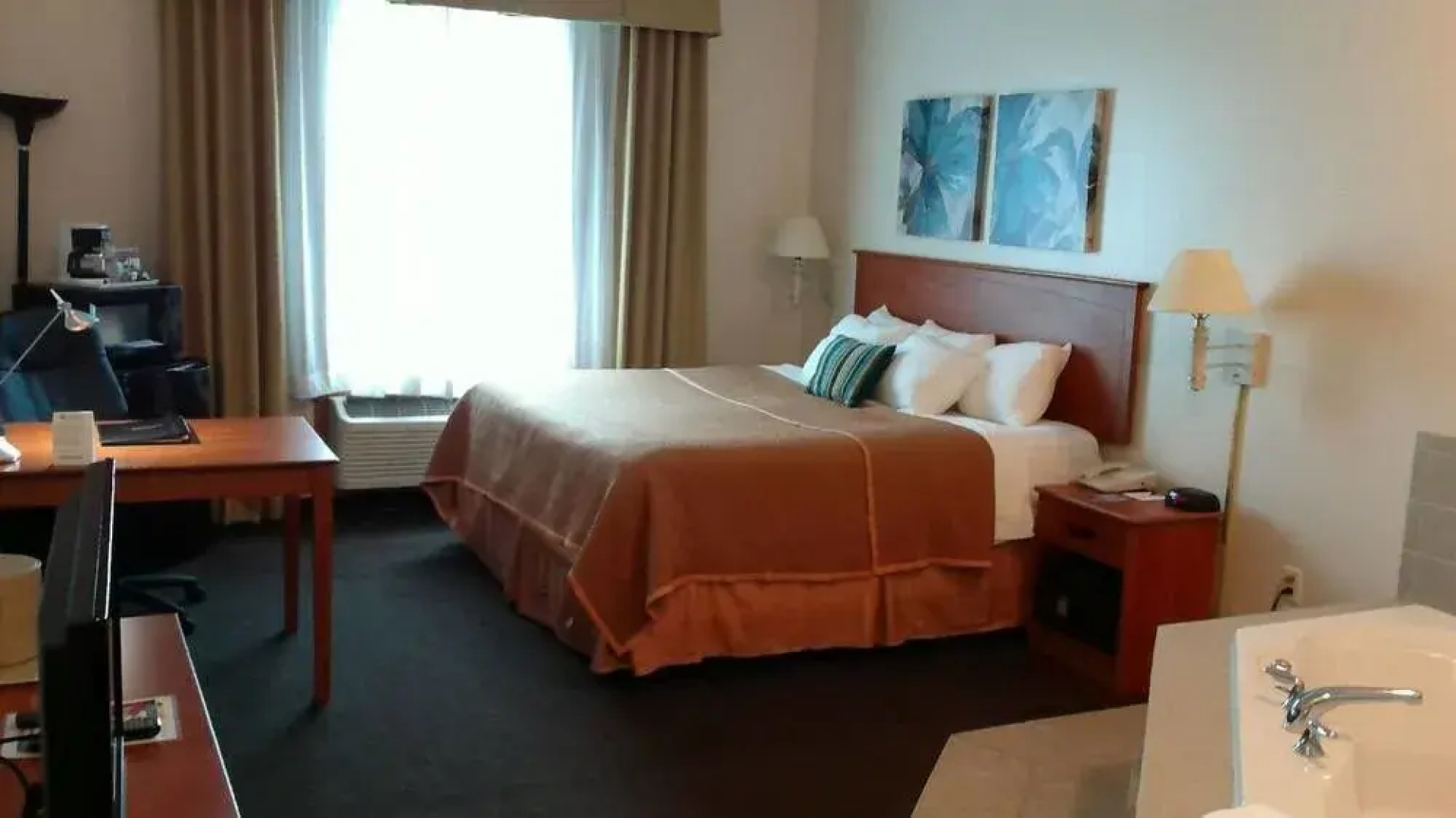 Travelodge and Suites Fargo/Moorhead