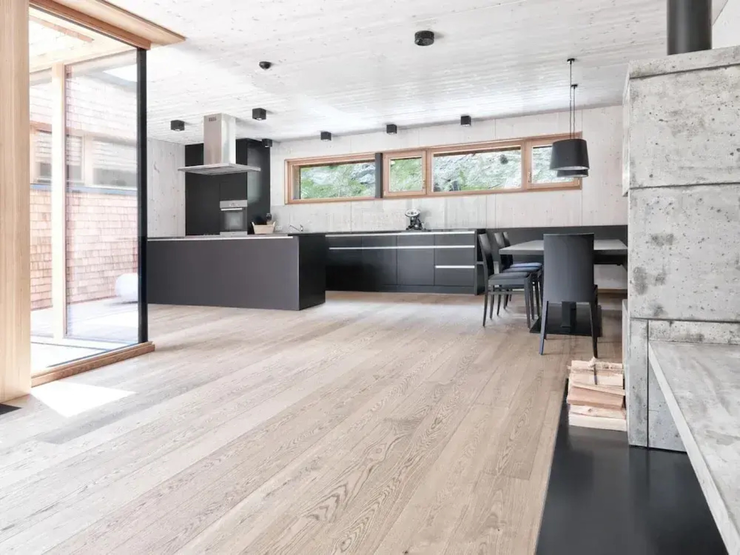 Chalet Resort Near Lake