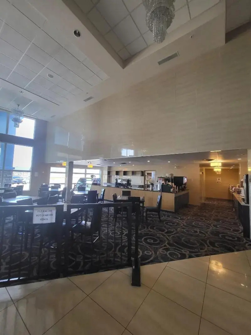 Days Inn & Suites by Wyndham Fort Saskatchewan