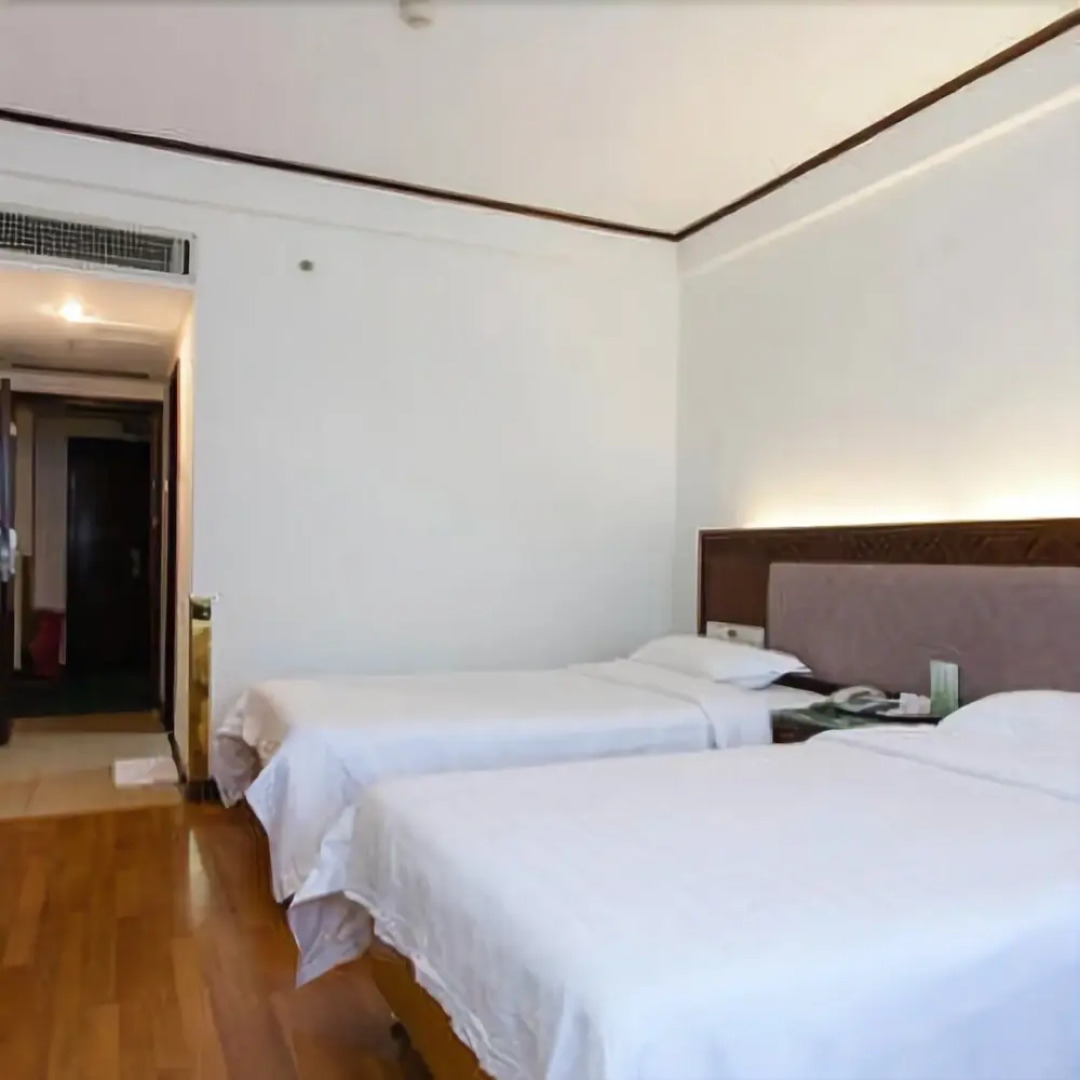 Yuhai Hotspring Hotel