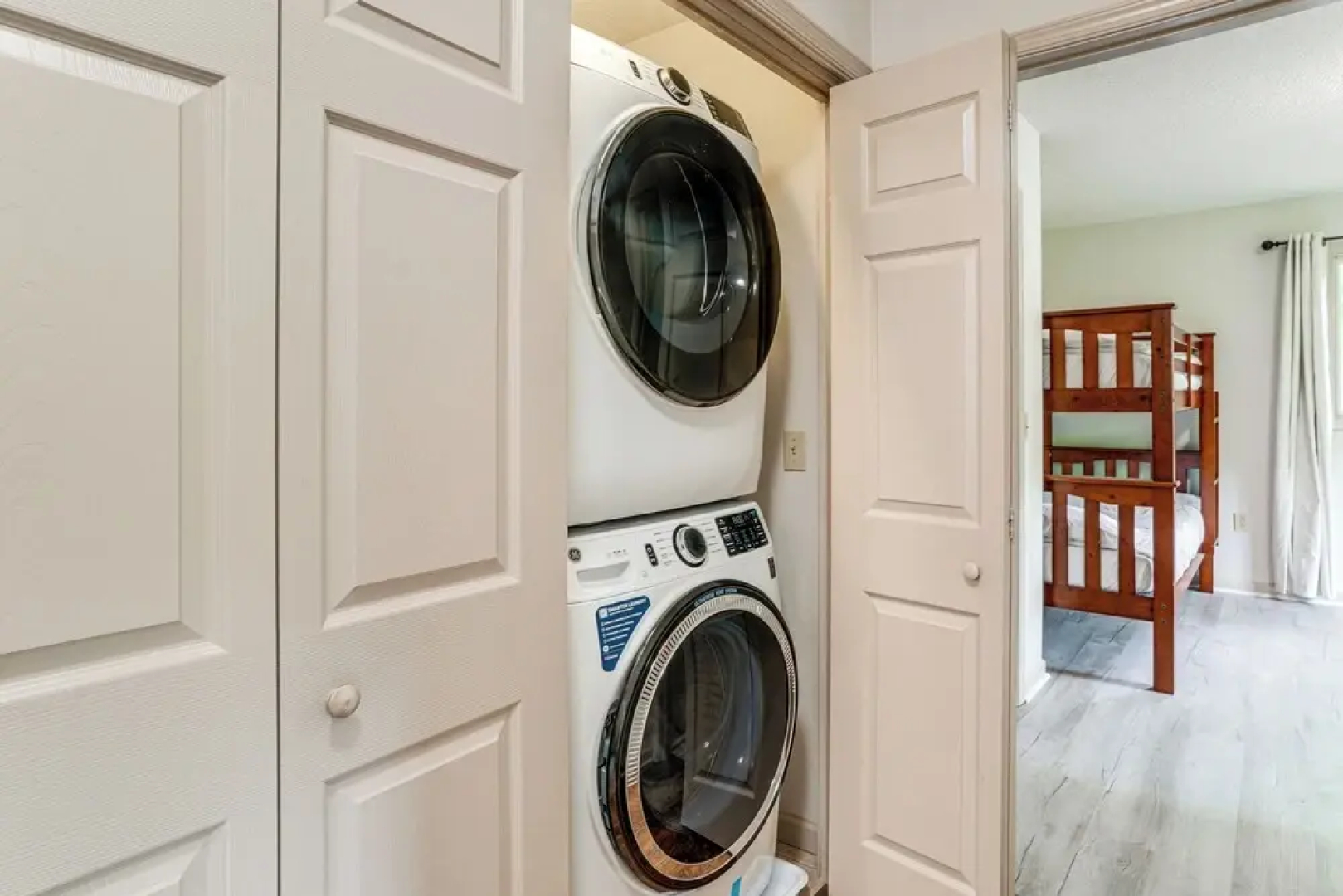 Spacious Massanutten Home w/ Hot Tub & Sauna!
