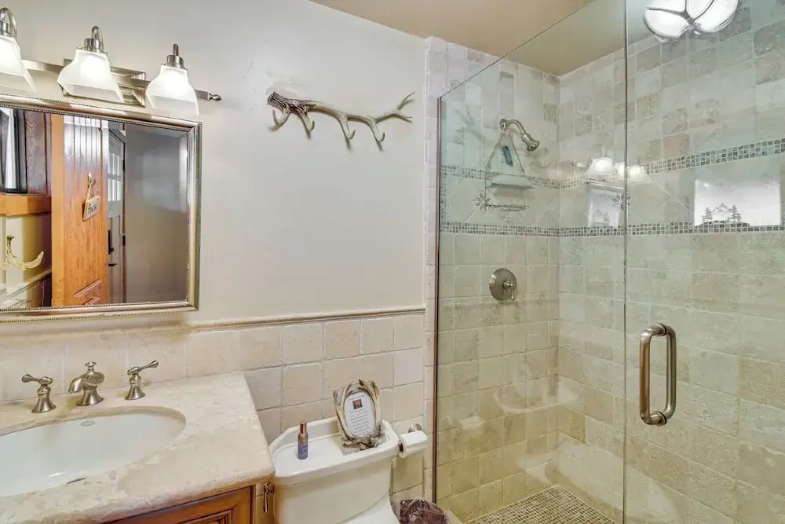 4 Mi to White Pines Lake: Quiet Cabin w/ Fire Pit