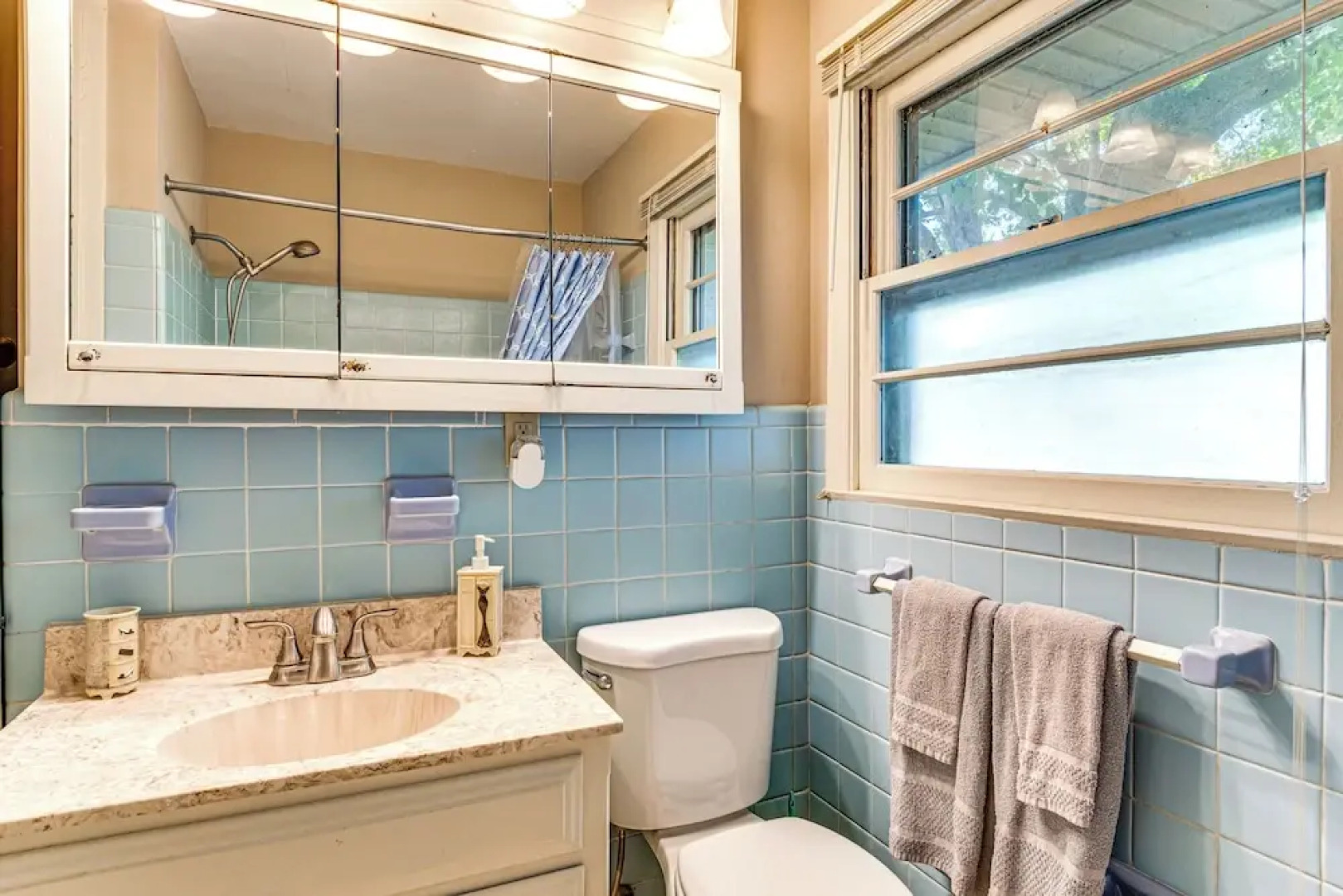 2 Mi to Purdue: Modern Home in West Lafayette