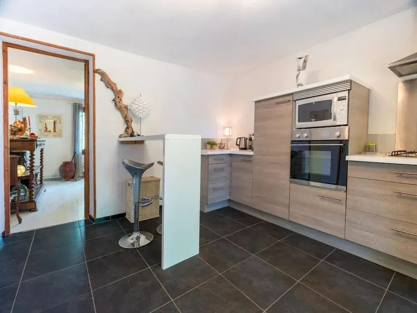 Majestic Holiday Home in Laroque With hot tub