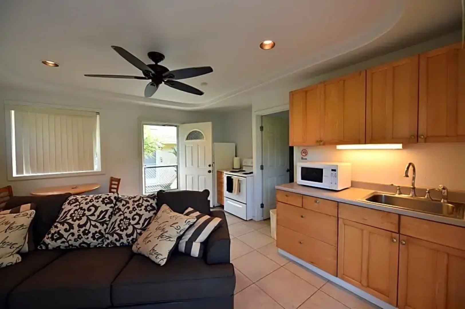 Waimanalo Beach Cottages