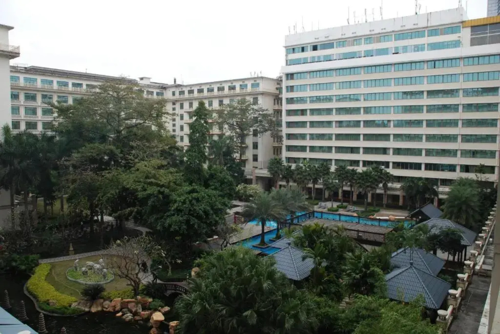 Dong Fang Hotel Guangzhou
