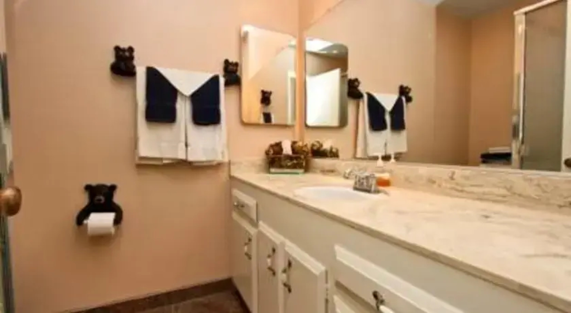 RedAwning Bear Nine Lodge #1309