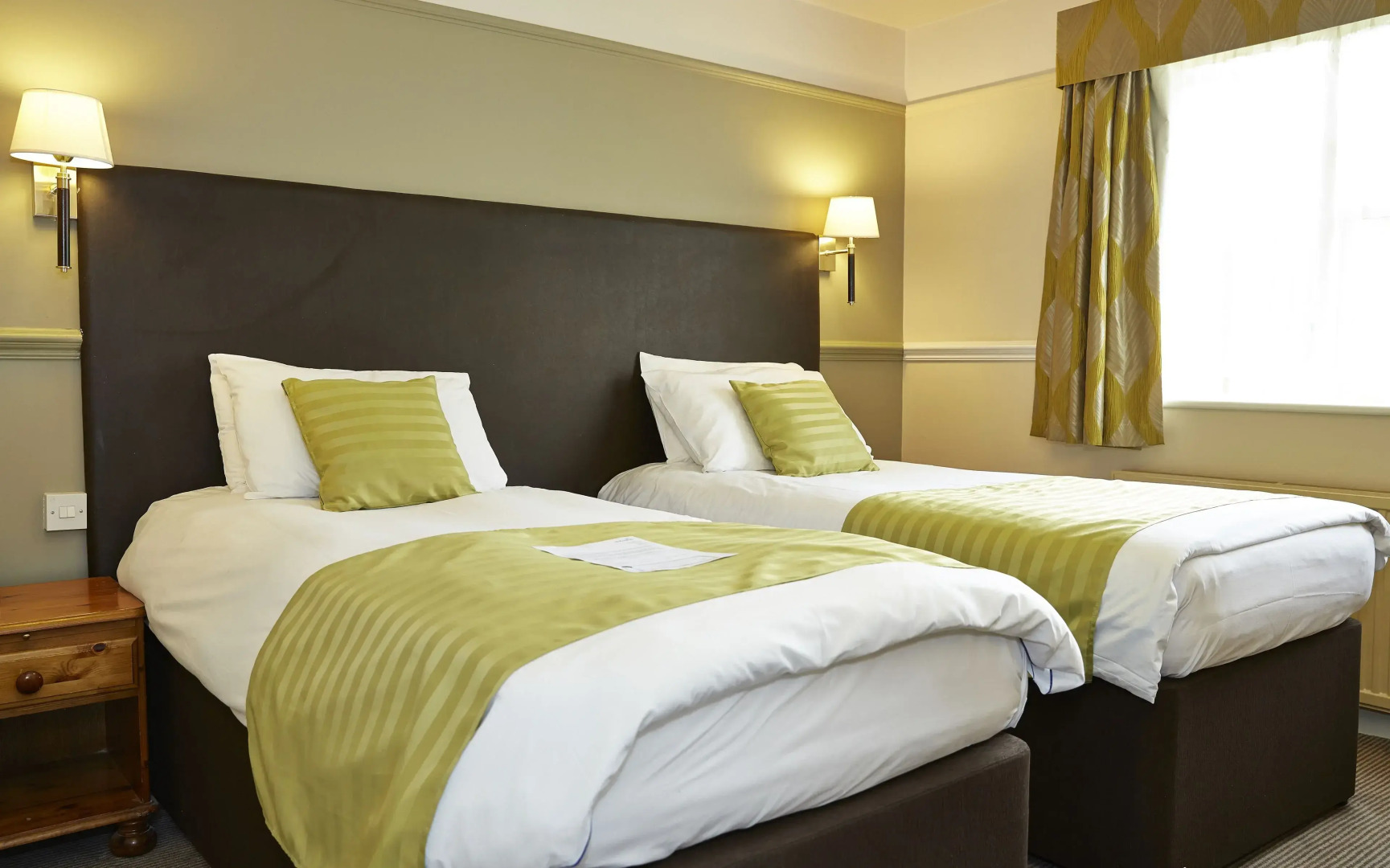 Doghouse Abingdon by Chef & Brewer Collection