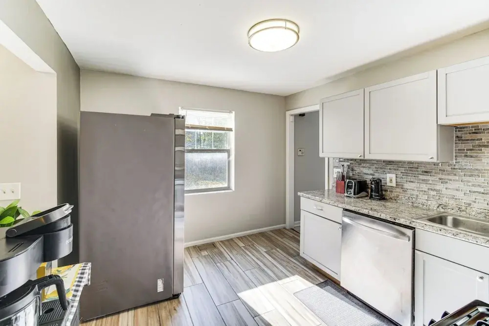 8 Mi to Dtwn: Cleveland Family Home