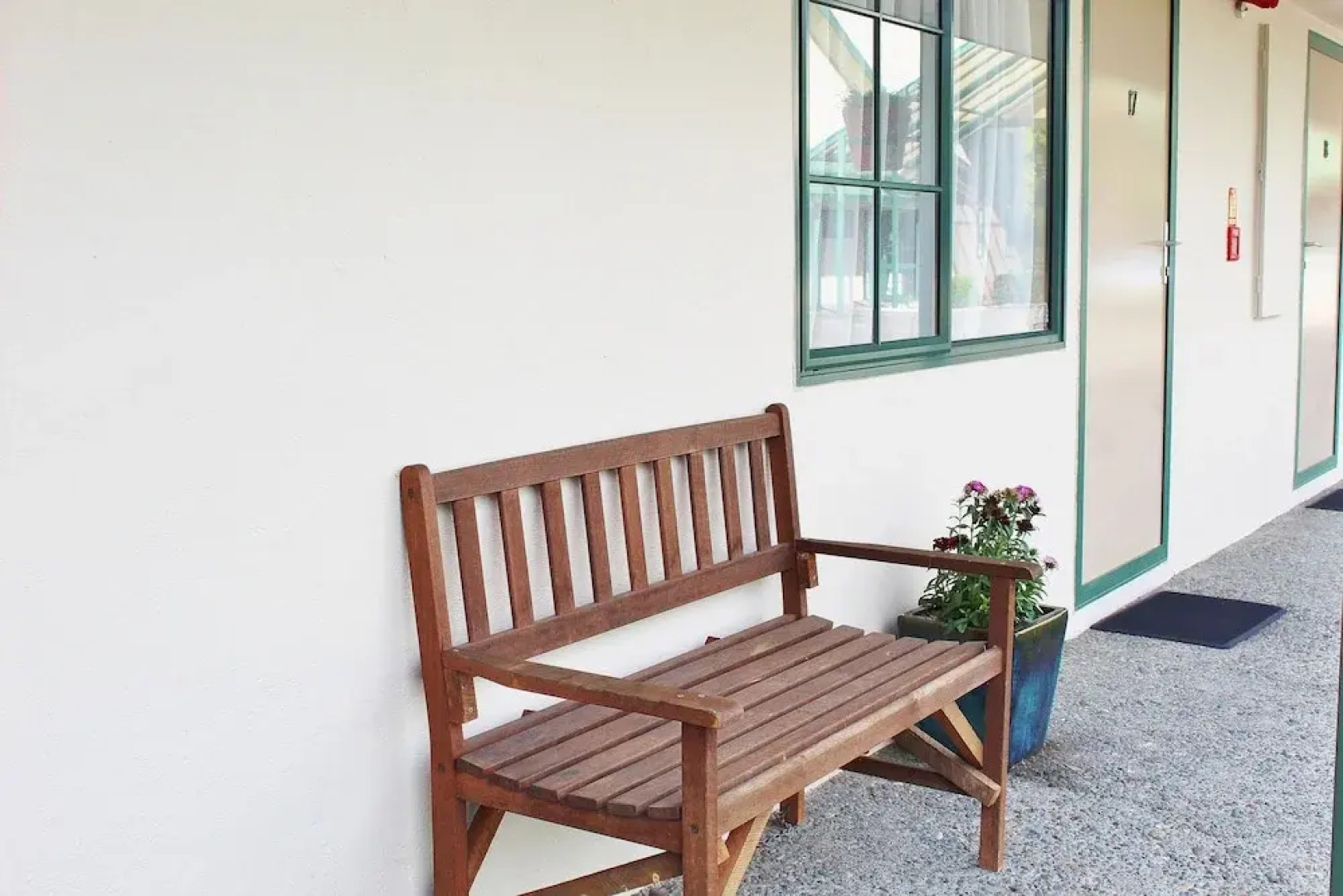 Camelot Motor Lodge 2004