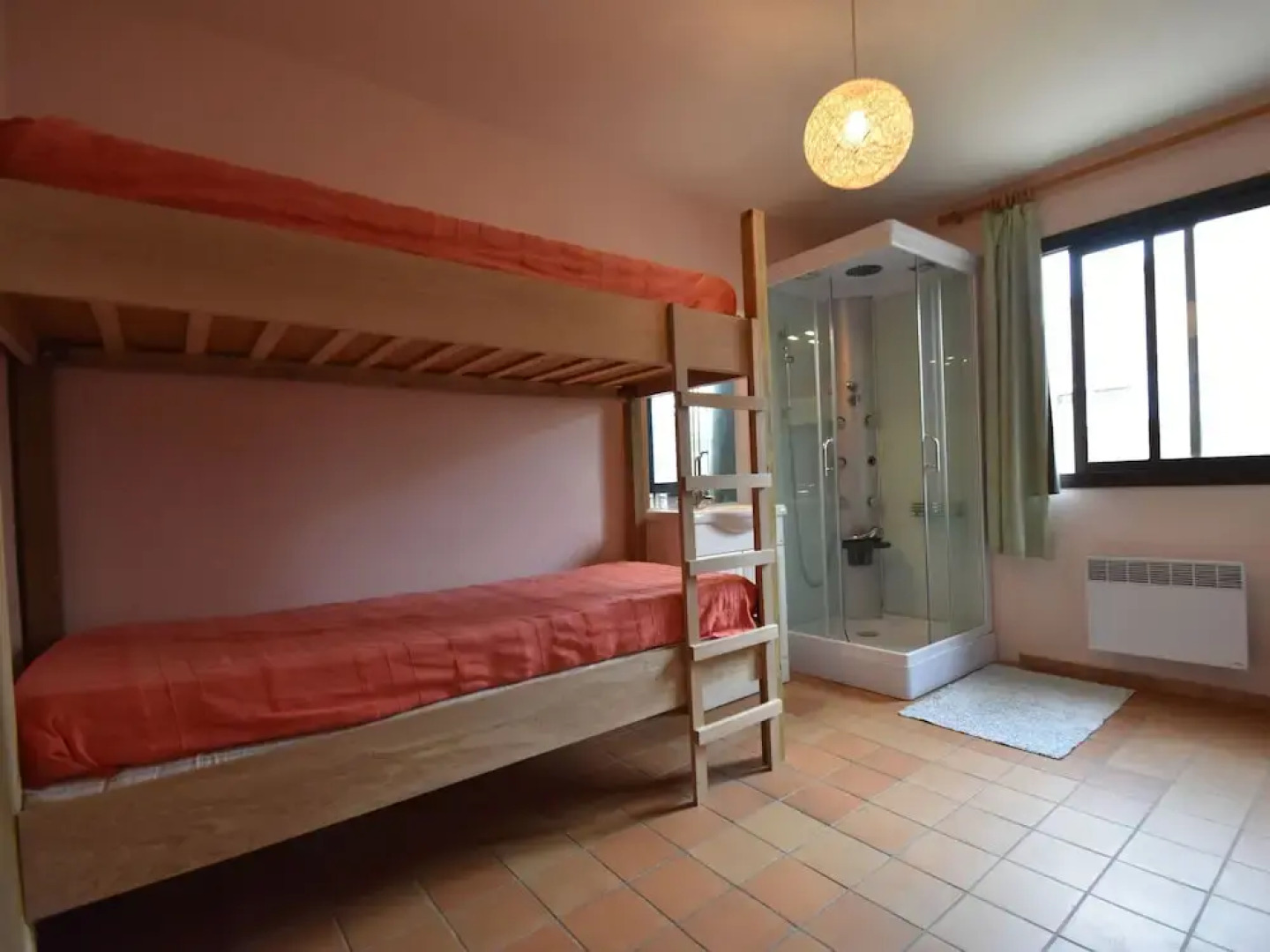 Spacious Villa With Heated Pool With Super Slide Between the Beach and Lake