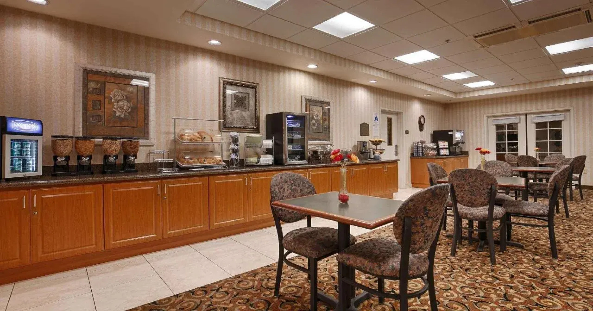 Best Western Plus Lake Elsinore Inn & Suites