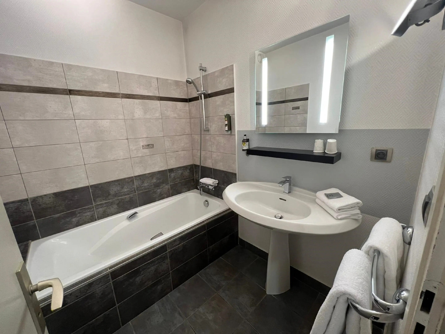 Logis Hotel-Restaurant Saint Romain