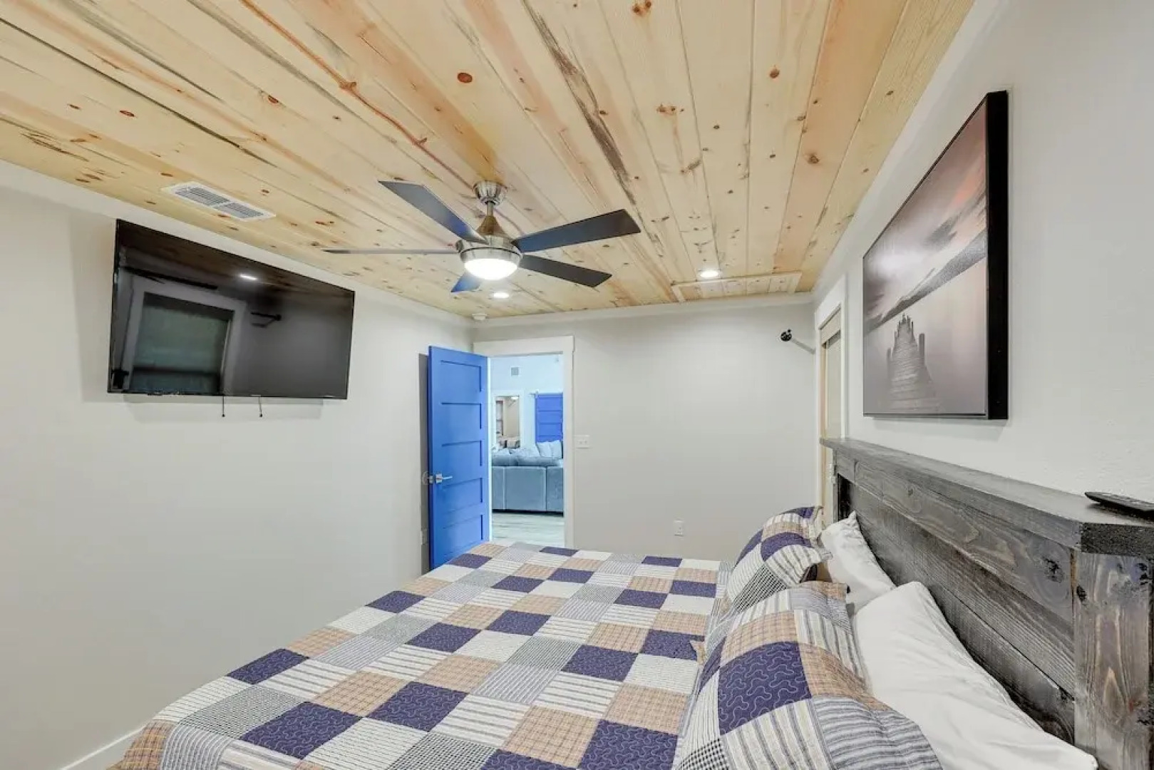 Riverfront 'caddo Shack' Home w/ Views & Fire Pit