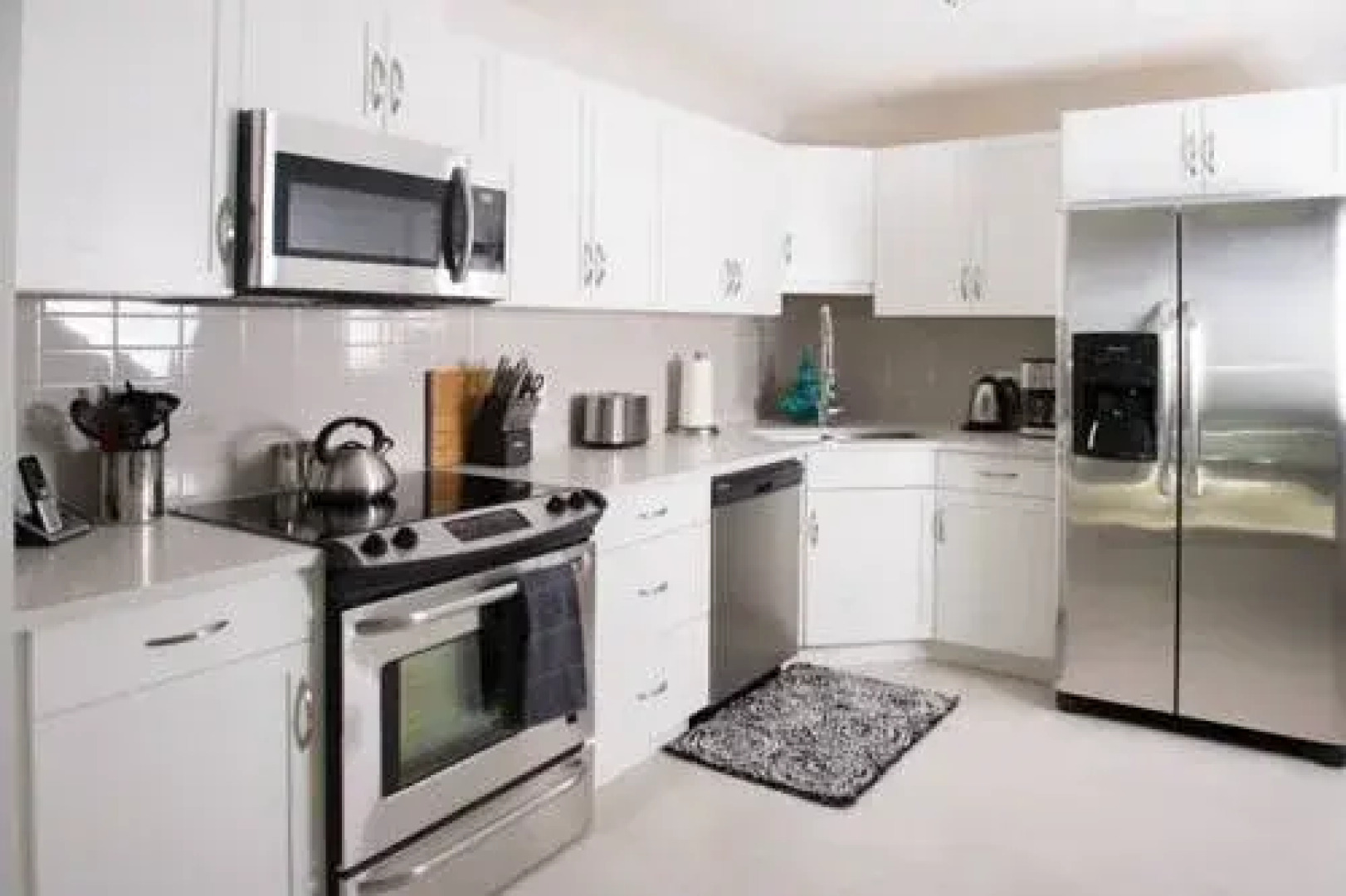 Executive Suites by Roseman - Allura