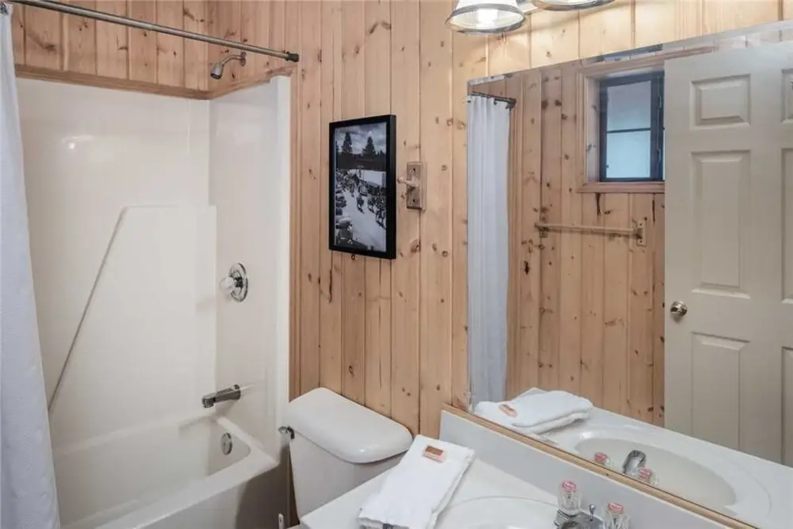 123 Rising Hill - Two Bedroom Cabin