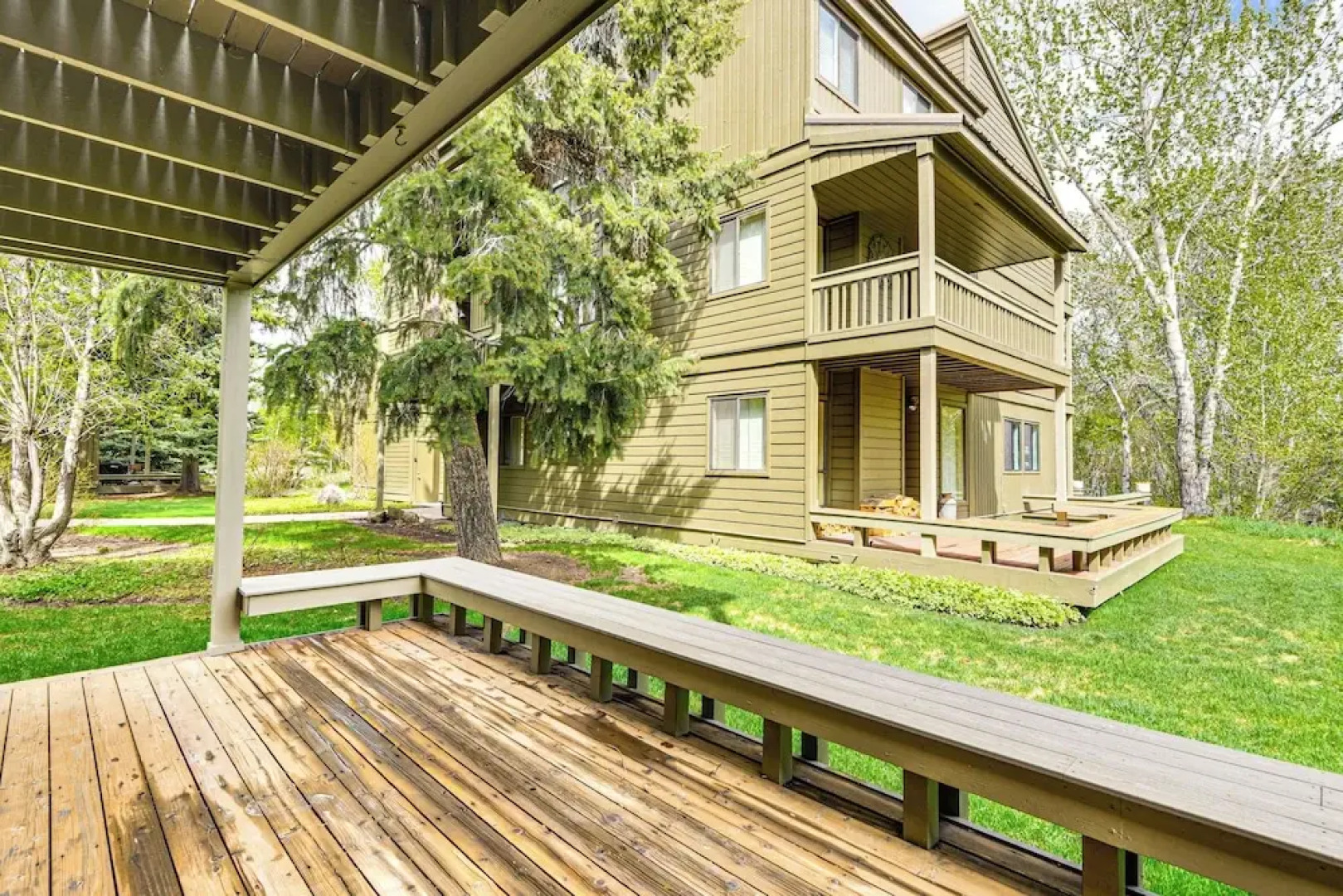 Walk to Sun Valley Village: Condo w/ Deck!