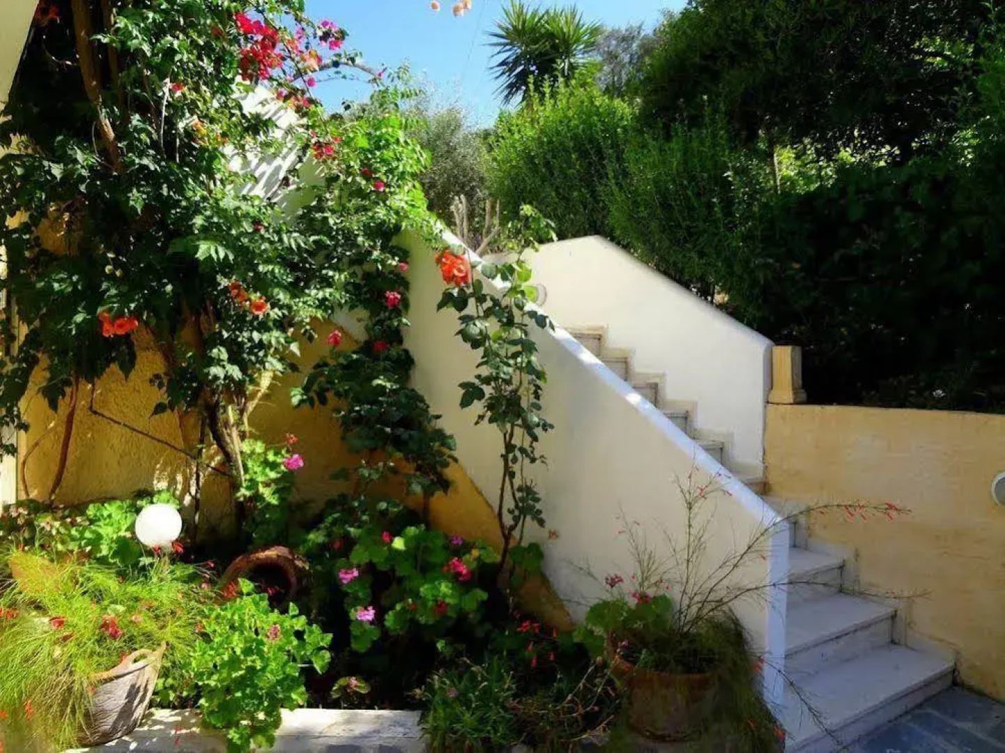 Veroniki Studios & Apartments