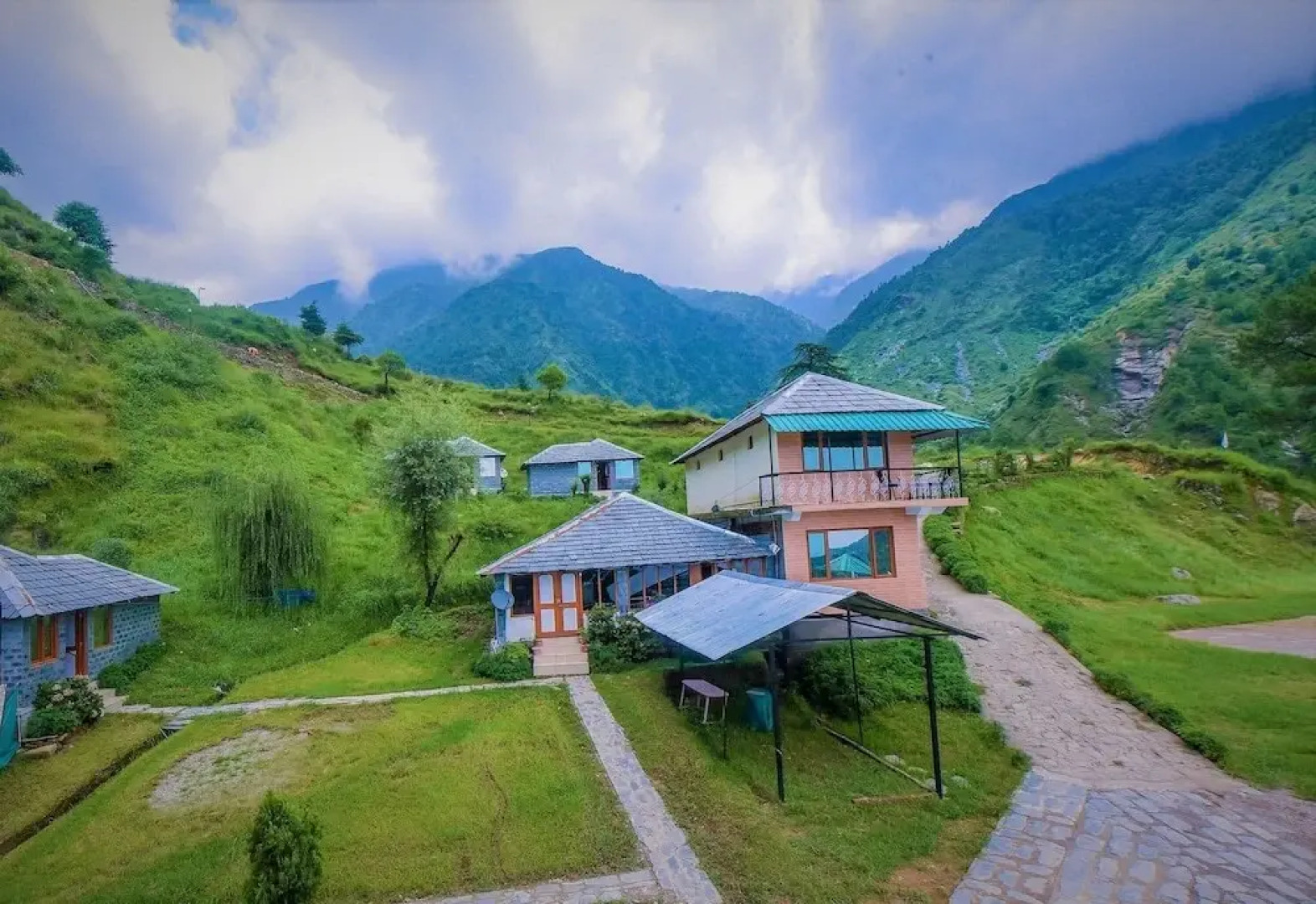 UNA Comfort Great Himalayan Adventure Resort