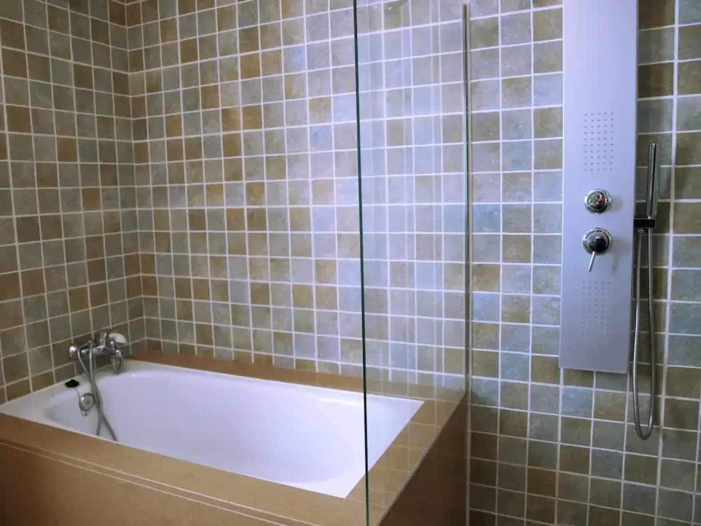 Flatguest Awesome Duplex