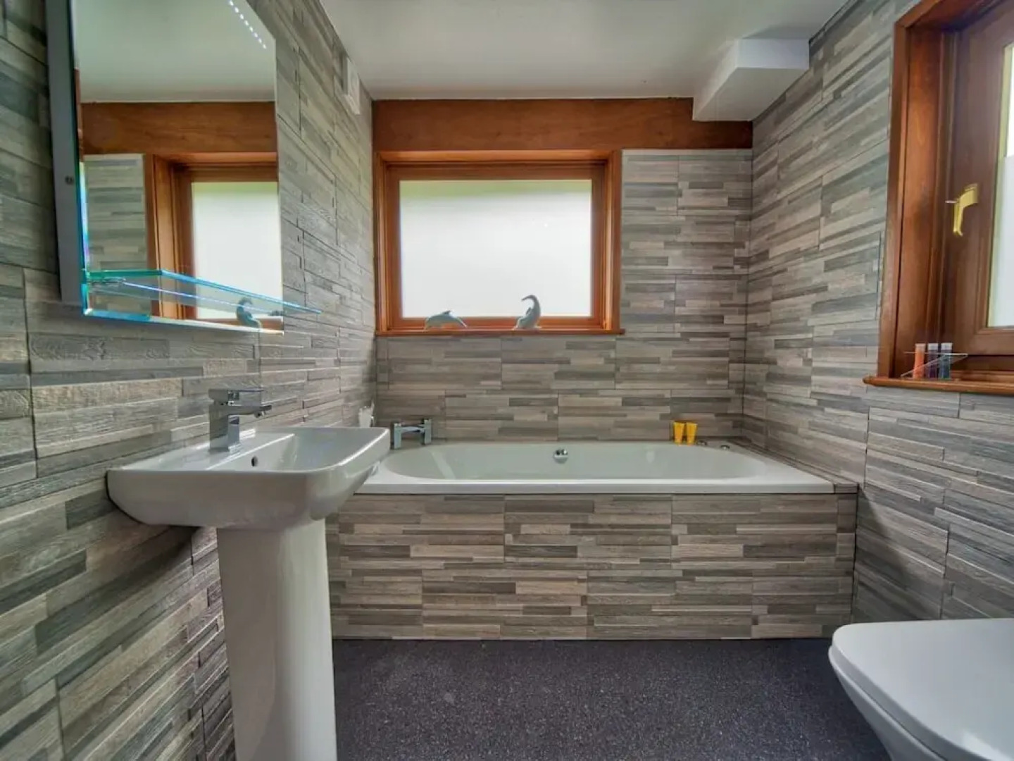 Glan Y Gro Lakeside Suites