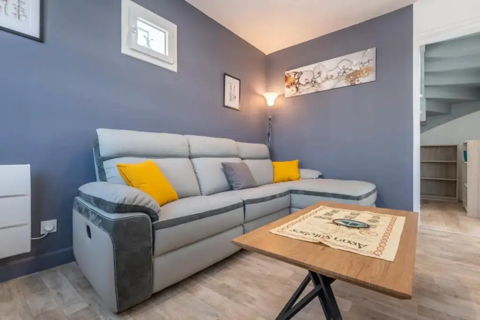 Ideally Located Furnished Townhouse With 3 Bedrooms Parking & Garden