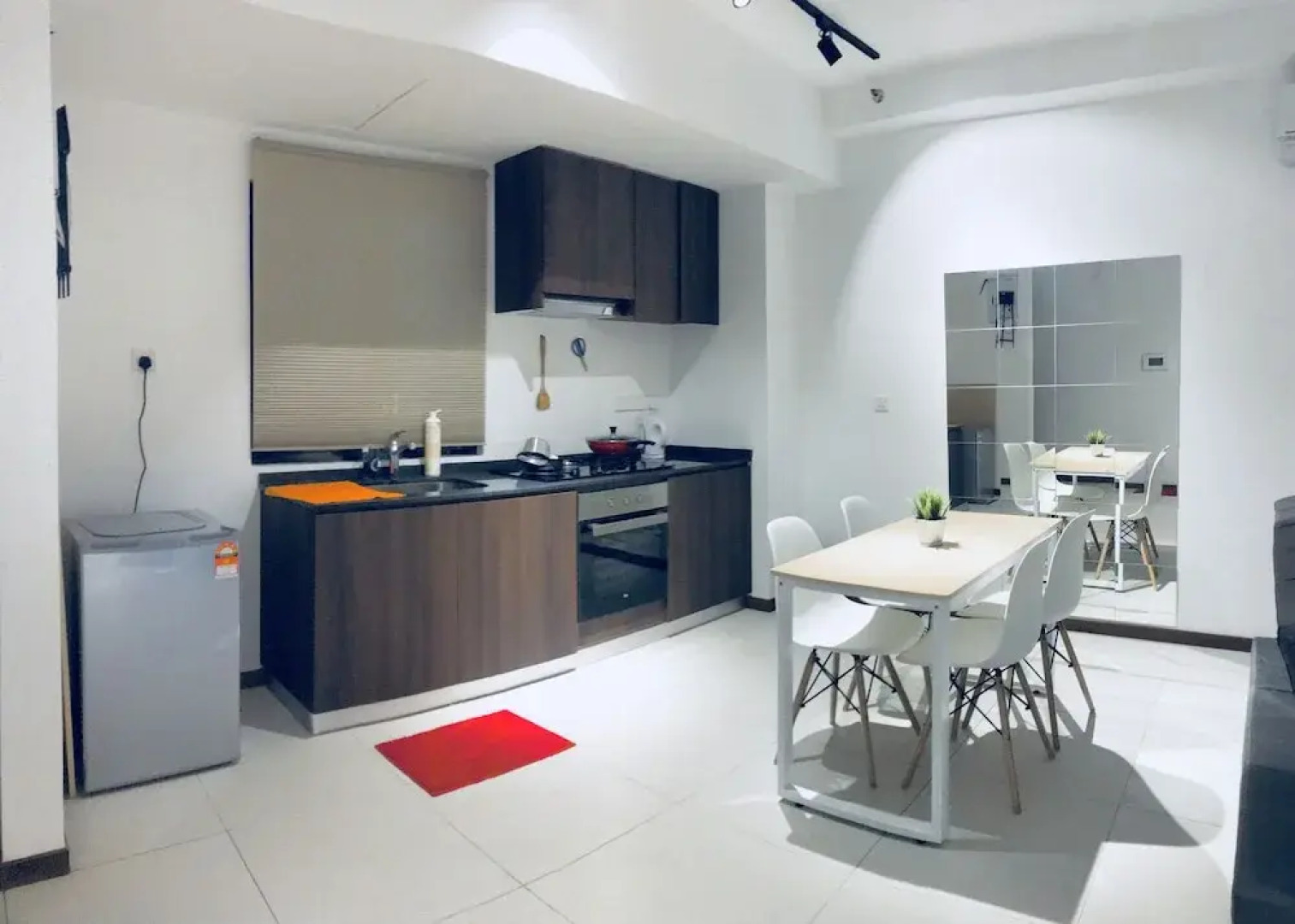 Romantic Mansion at The Landmark