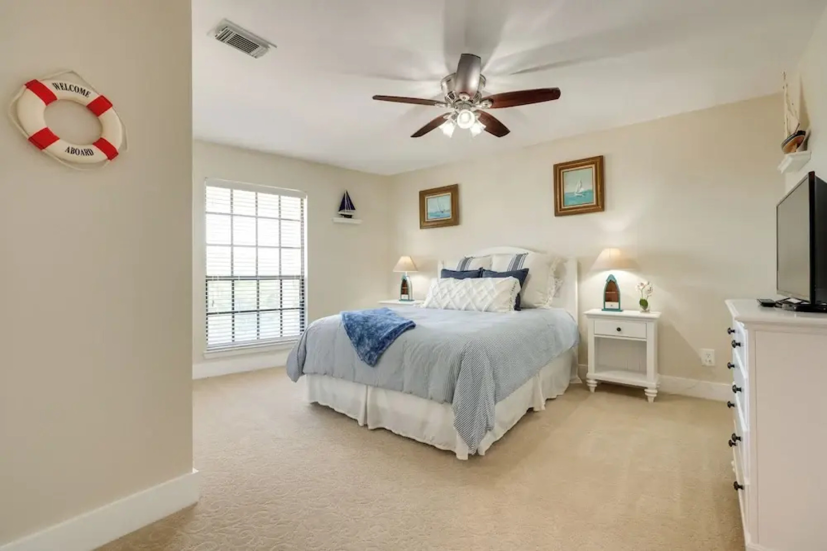 Canyon Lake Rental w/ Balcony & Lake Views