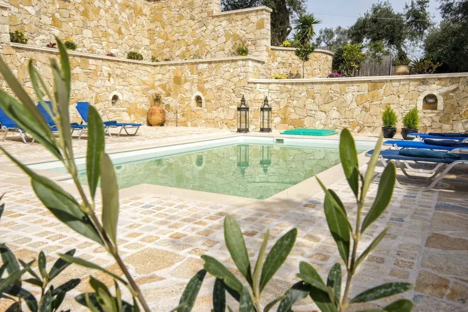 Ntina Pool House By Konnect