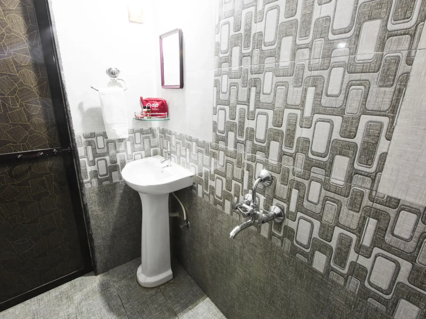 OYO Rooms Vashi Apmc Market