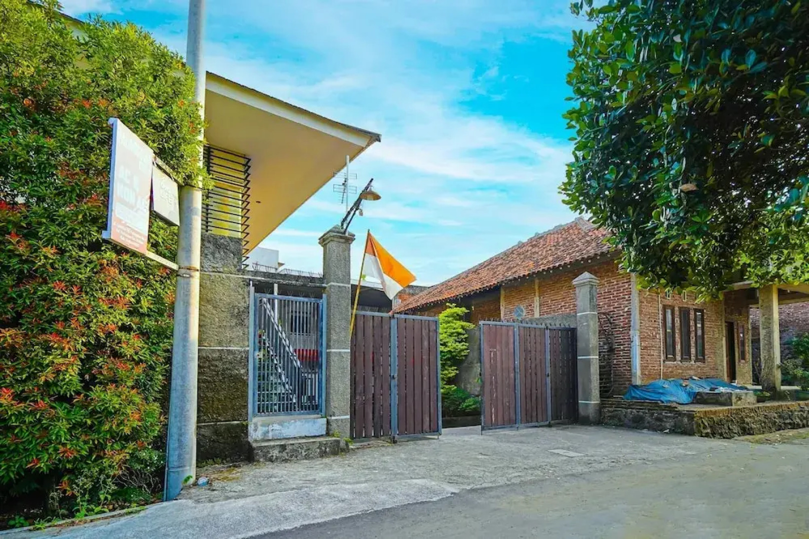 OYO Life 92641 Guest House Palinggihan Ii