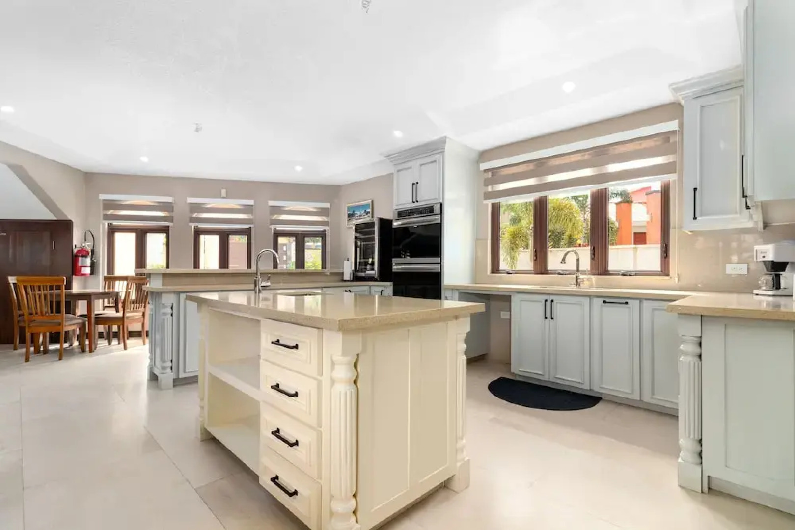 Breathaking Luxury Cliffside Villa